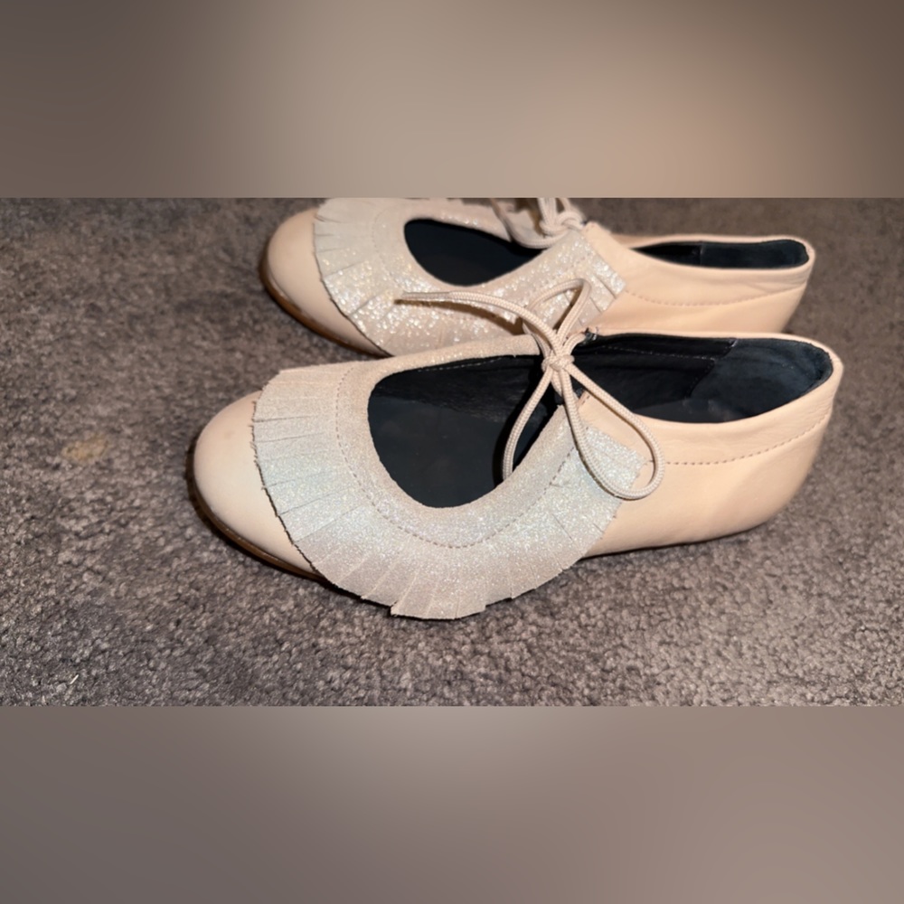 Blublonc girls ballet flats never worn